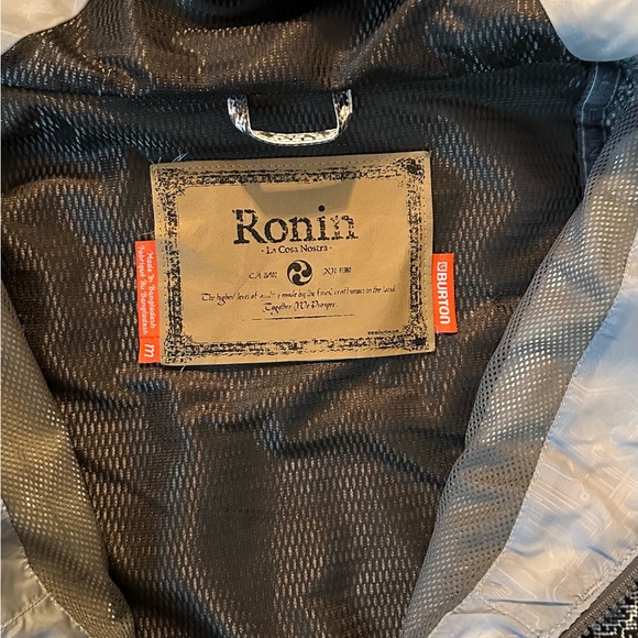 Rare Burton Black and White grey snakeskin snowboard Jacket men’s  size m - Picture 3 of 4